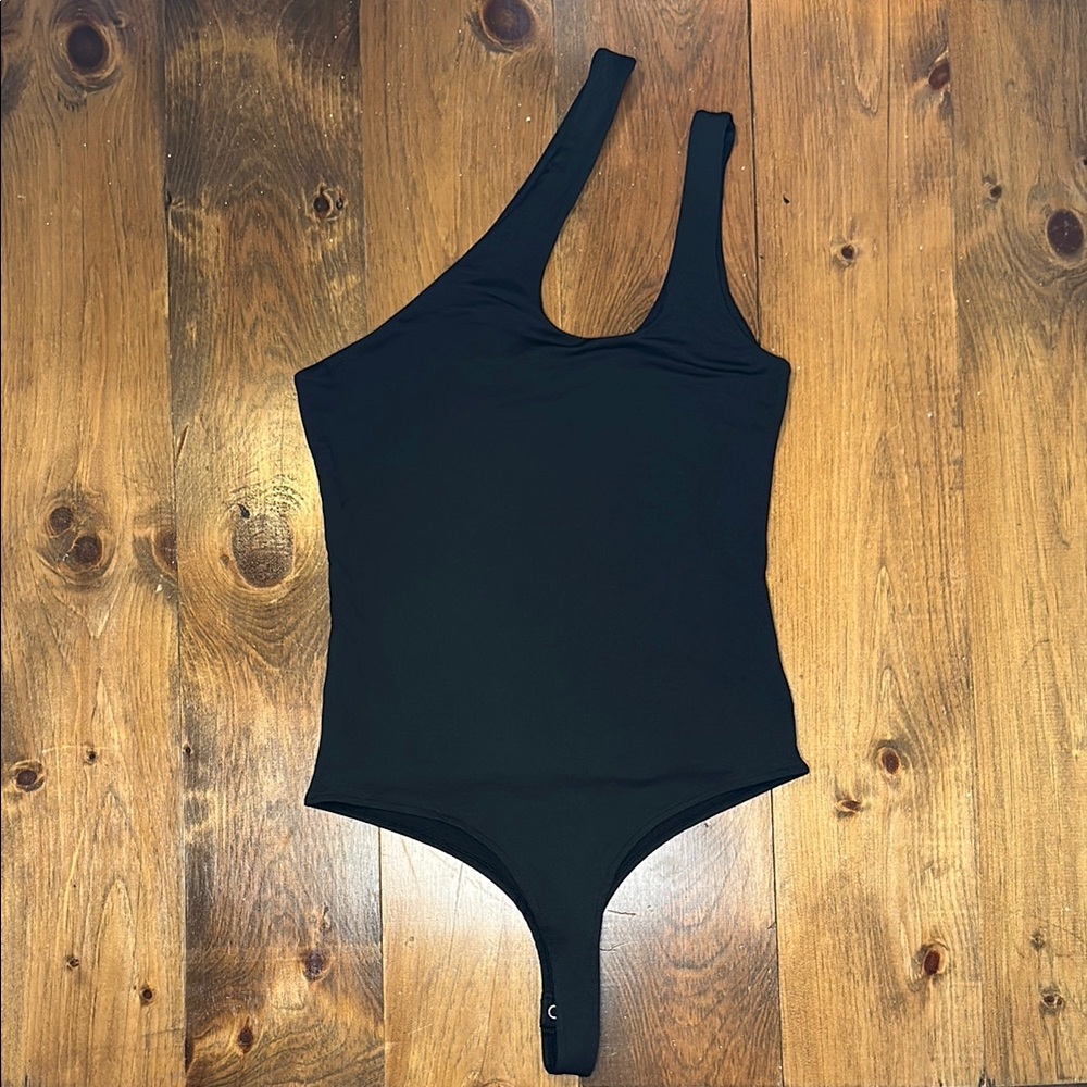 ReoRia One Shoulder Bodysuit - Black - Picture 2 of 9